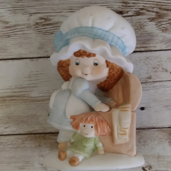 Miss Mitzie By Heartline Quilt Ceramic Figure 4 in - Picture 2 of 8